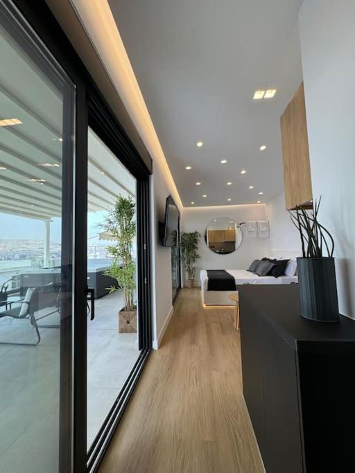 Bluemotion - Centralsuite Portview Piraeus Exterior photo